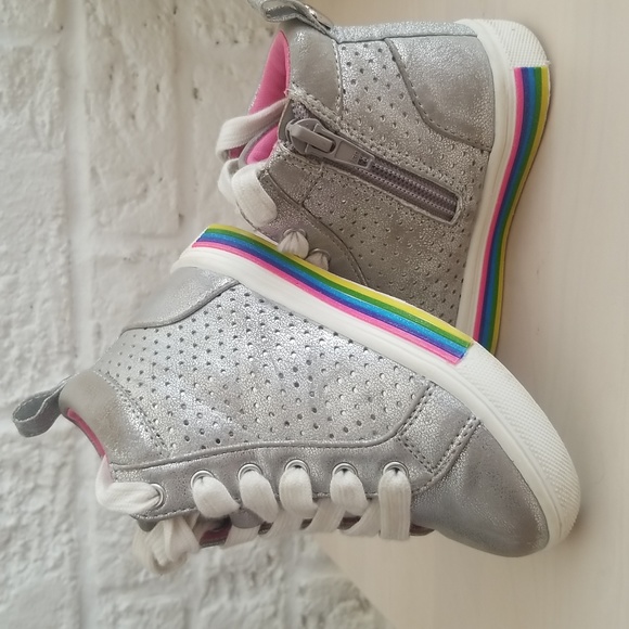 Silver/Shoes Toddler Size 7 - Picture 9 of 11